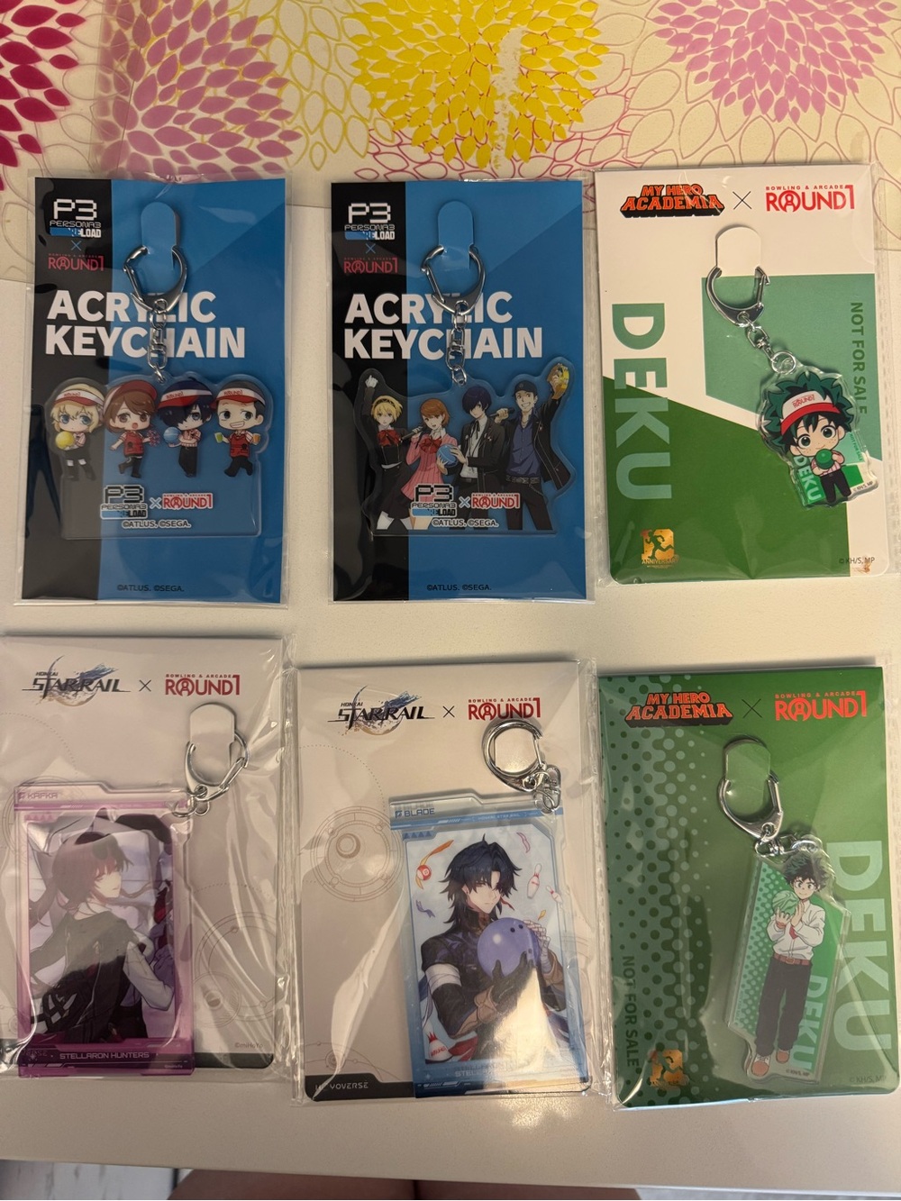 6 Anime official Round1 collaboration acrylic keychain